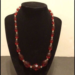 Vintage Women’s costume jewelry necklace